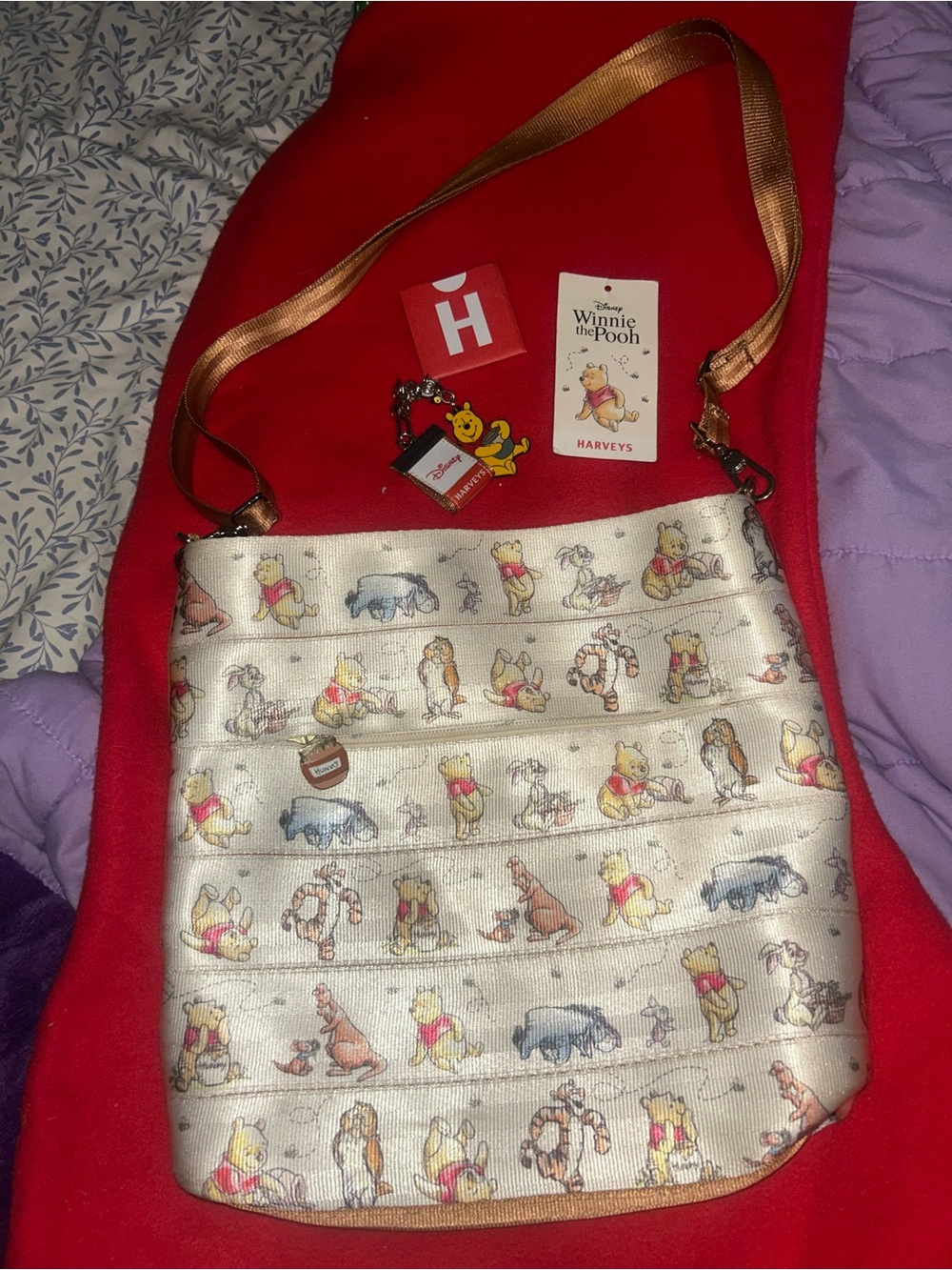 Harveys seatbelt Disney Winnie the Pooh Cream Crossbody Bag